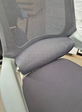 Комп'ютерне крісло ARON II Intarsio Сірий  жива фотографія